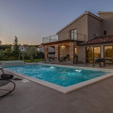 Wonderful Mattuzzi With Private Pool Near The Town By Wiibuk Pula