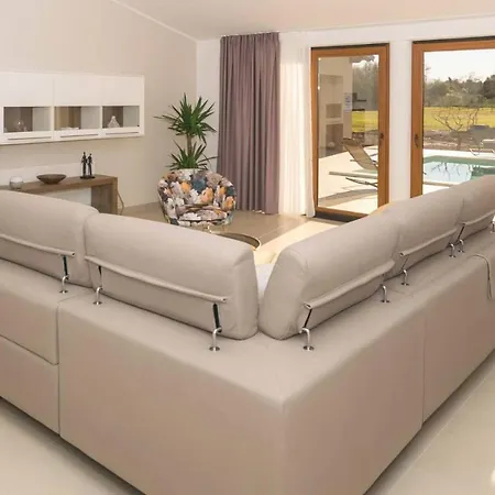 Villa Wonderful Mattuzzi With Private Pool Near The Town By Wiibuk *